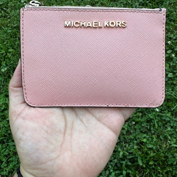 Michael Kors Handbags - Michael Kors Blush wallet
